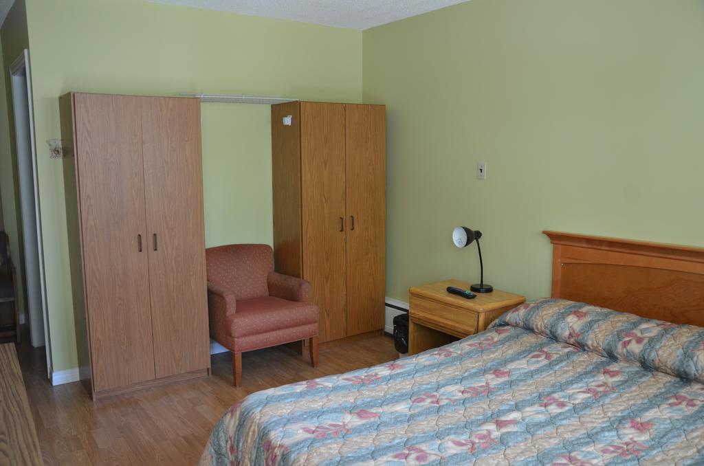 ريجينا Coachman Inn الغرفة الصورة